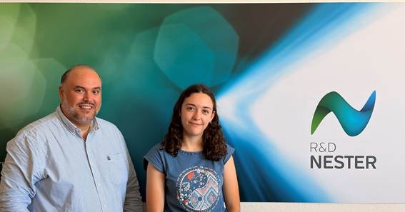 Sofia Lopes with her internship mentor, Ricardo Pastor